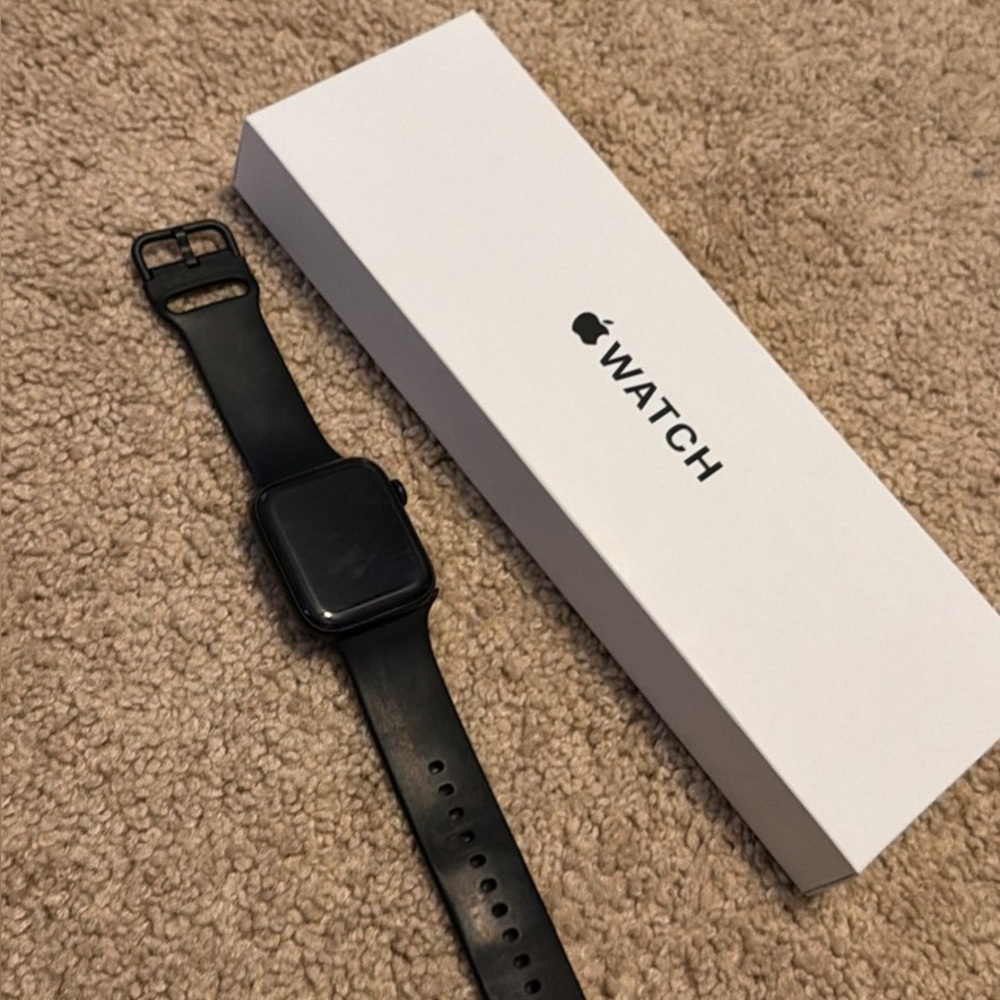 Apple Watch - image 1